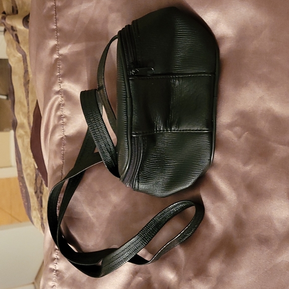 5/$25 Black small side pouch/purse with strap - Picture 2 of 7